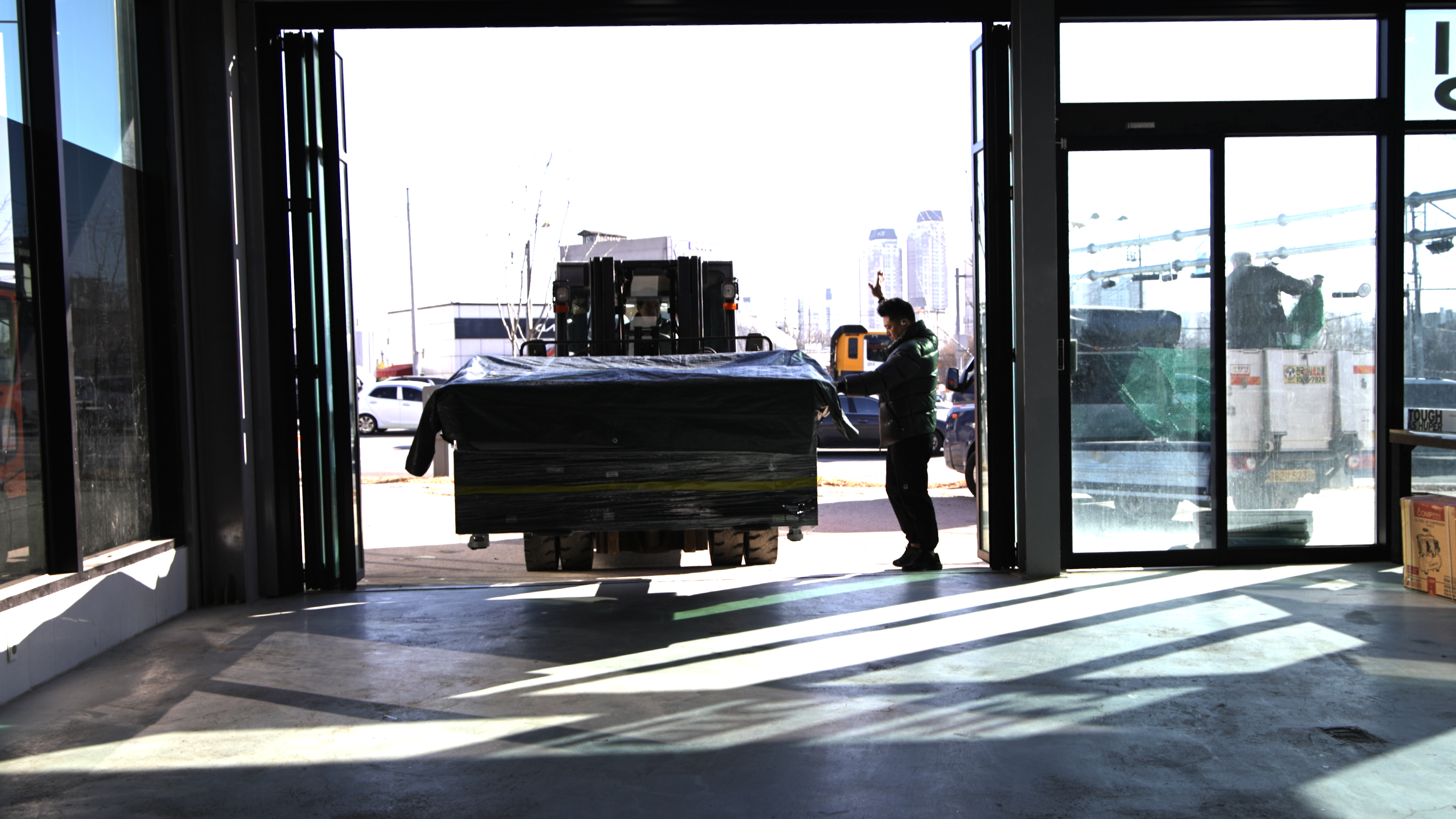 대전 스카이썬팅 F1612 평판재단기 설치 완료 첨부파일 : 1767839256_2.jpg