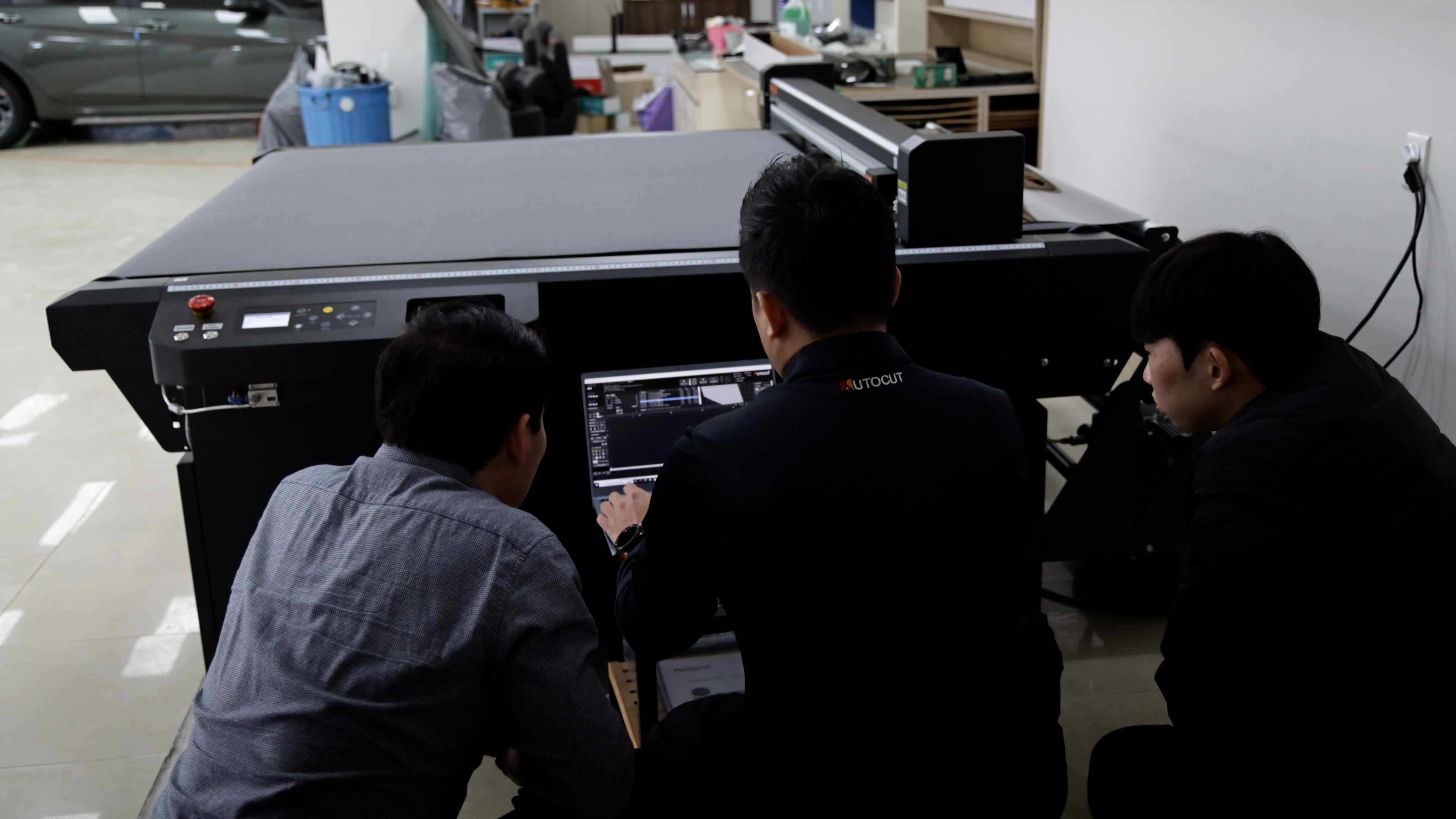 김천 모비스카페 F1612 평판재단기 설치완료 첨부파일 : 1768452131_5.jpg