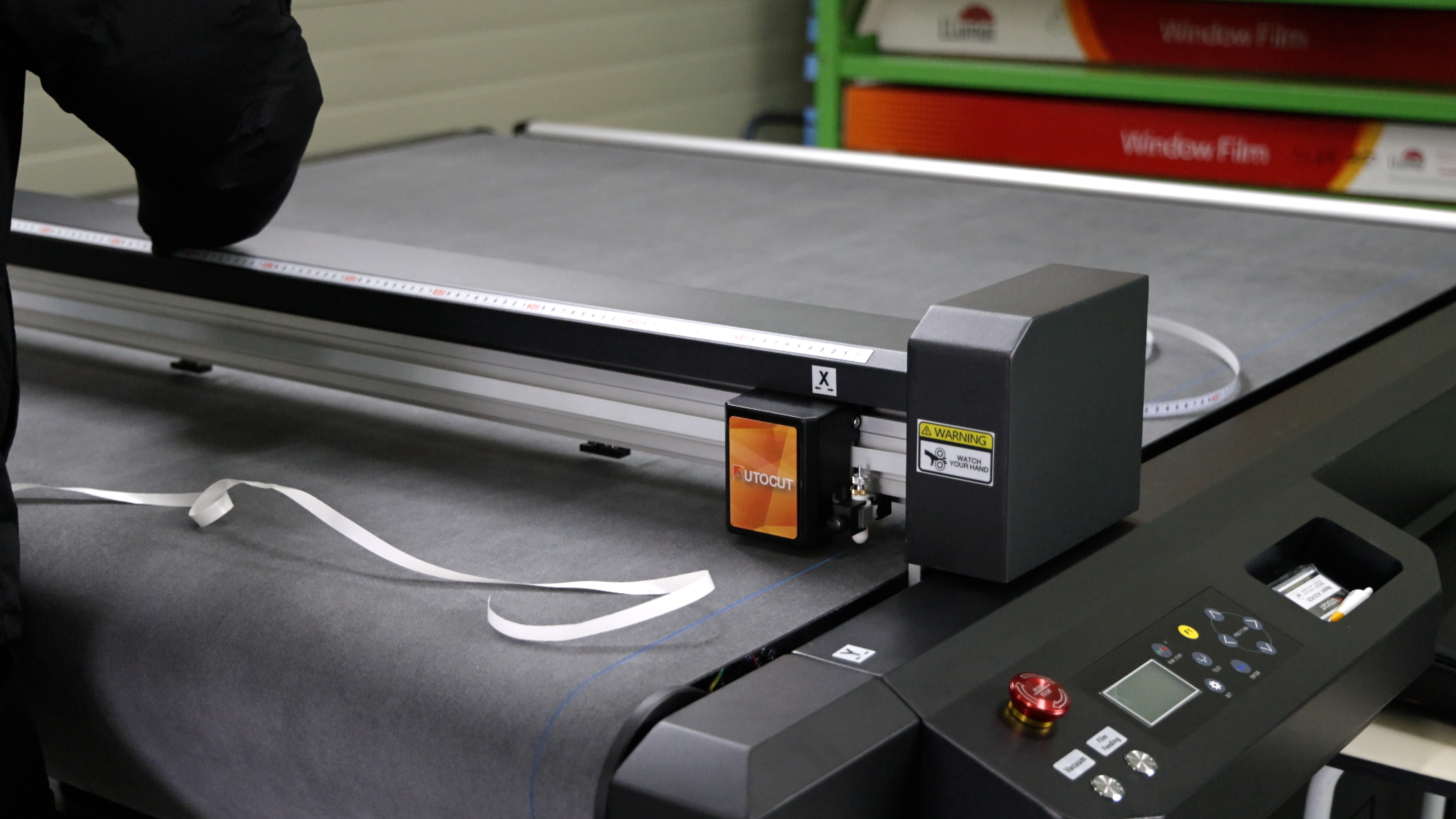 군산 매일카 F1612 평판 재단기 설치 첨부파일 : 1772769583_4.jpg