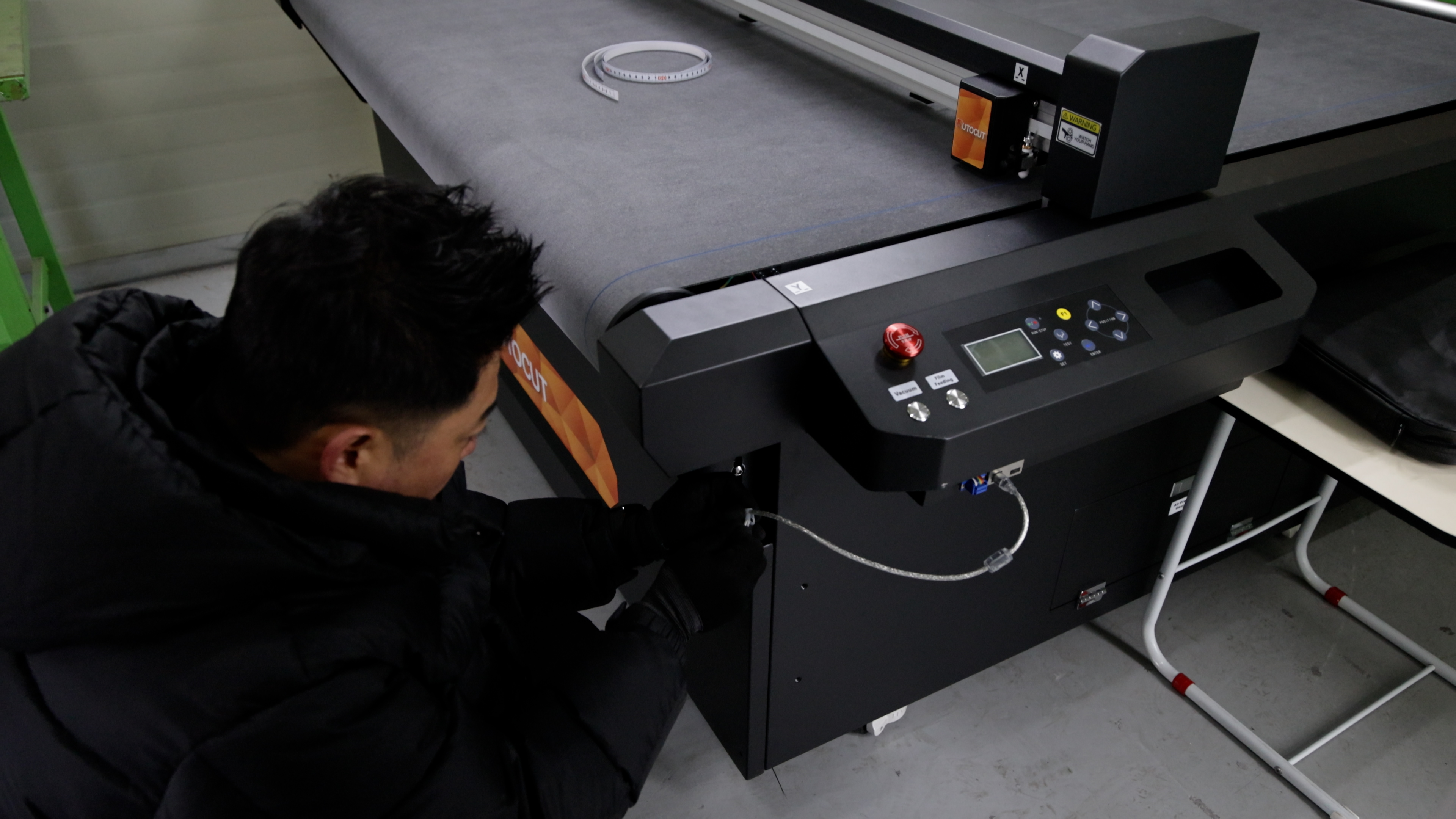 군산 매일카 F1612 평판 재단기 설치 첨부파일 : 1772769583_6.jpg