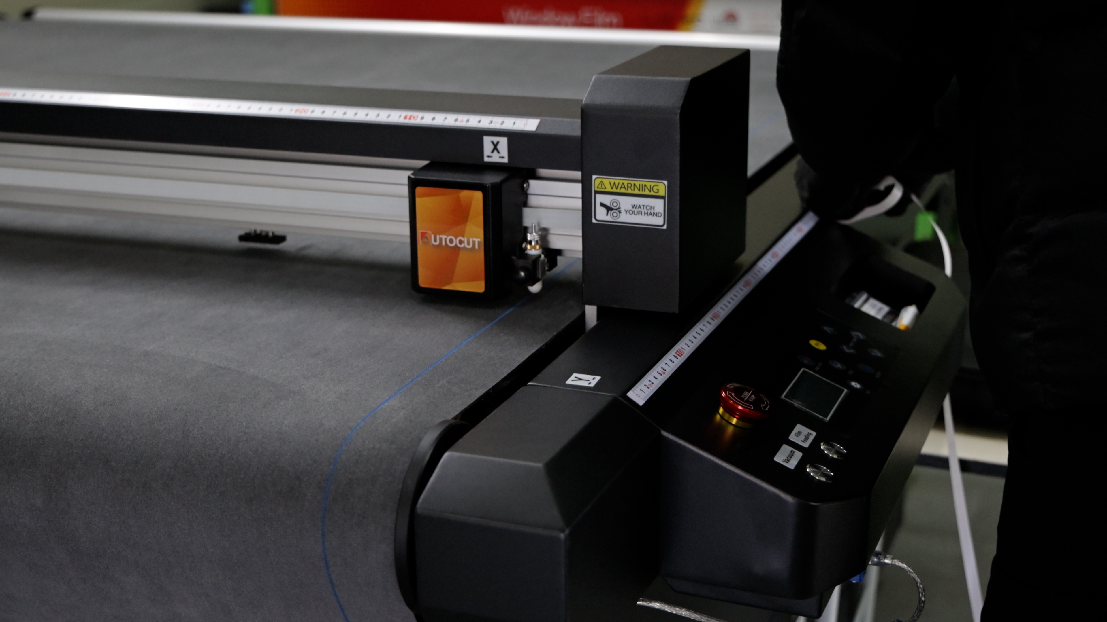 군산 매일카 F1612 평판 재단기 설치 첨부파일 : 1772769583_9.jpg