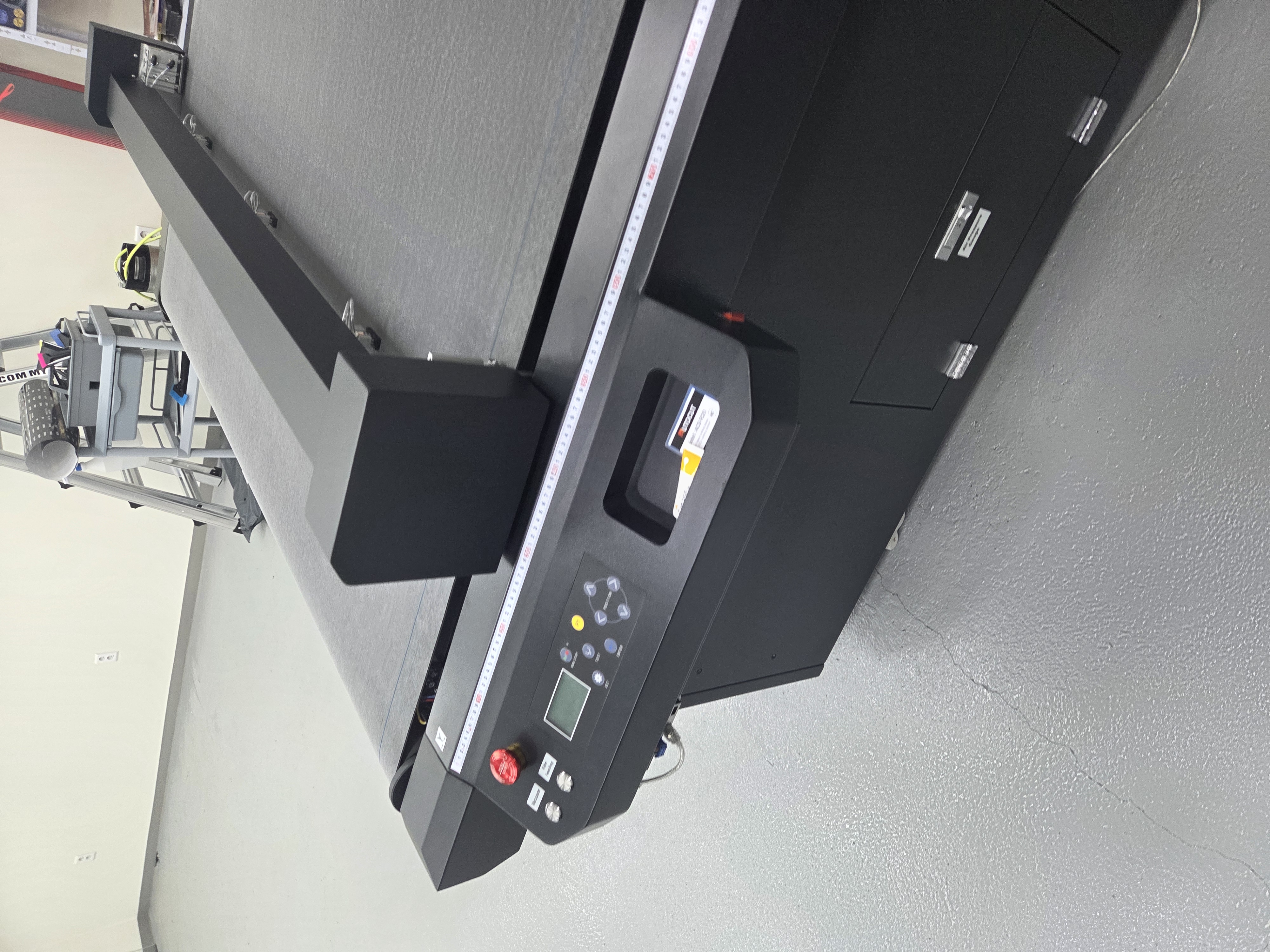 경주 디오팩토리 F1612 평판재단기 설치 첨부파일 : 1772771137_7.jpg