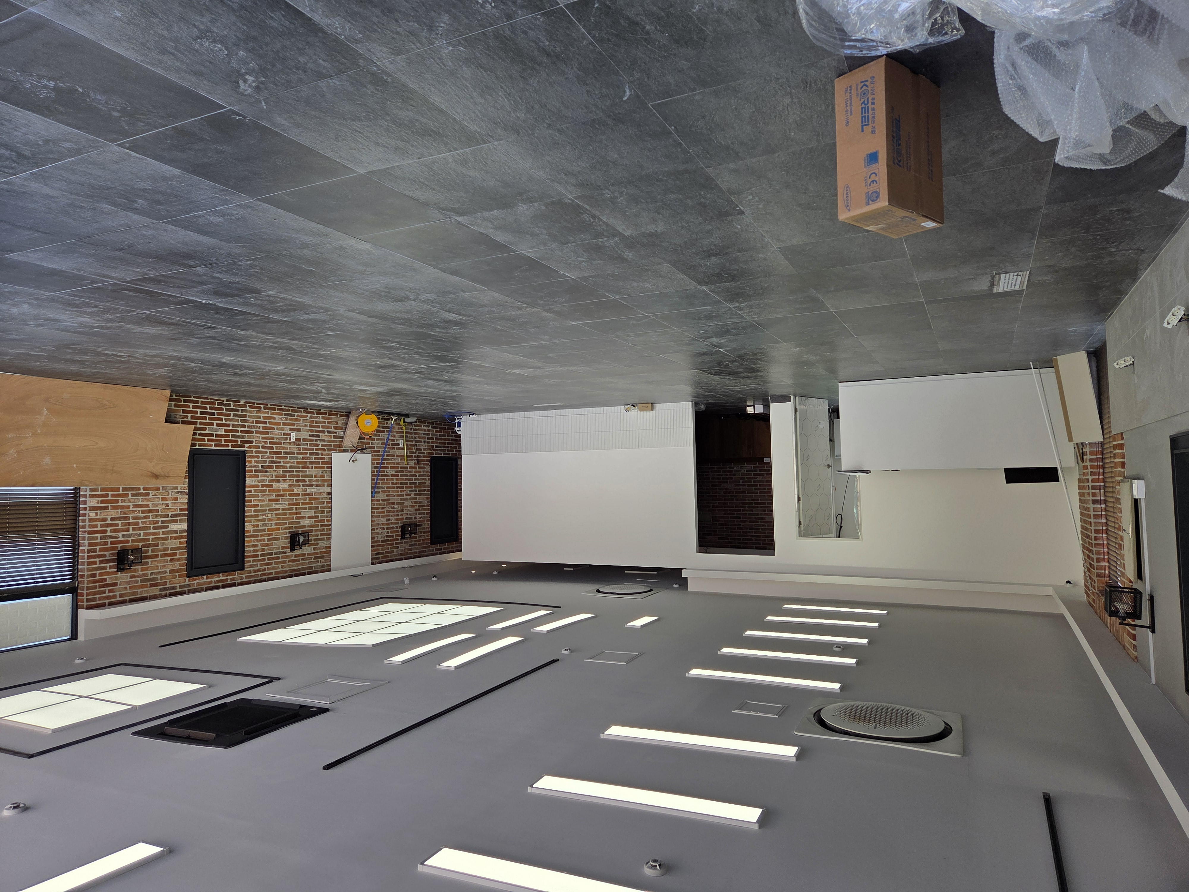 전주 틴트테일러 F1612 설치 첨부파일 : 1774412143_2.jpg