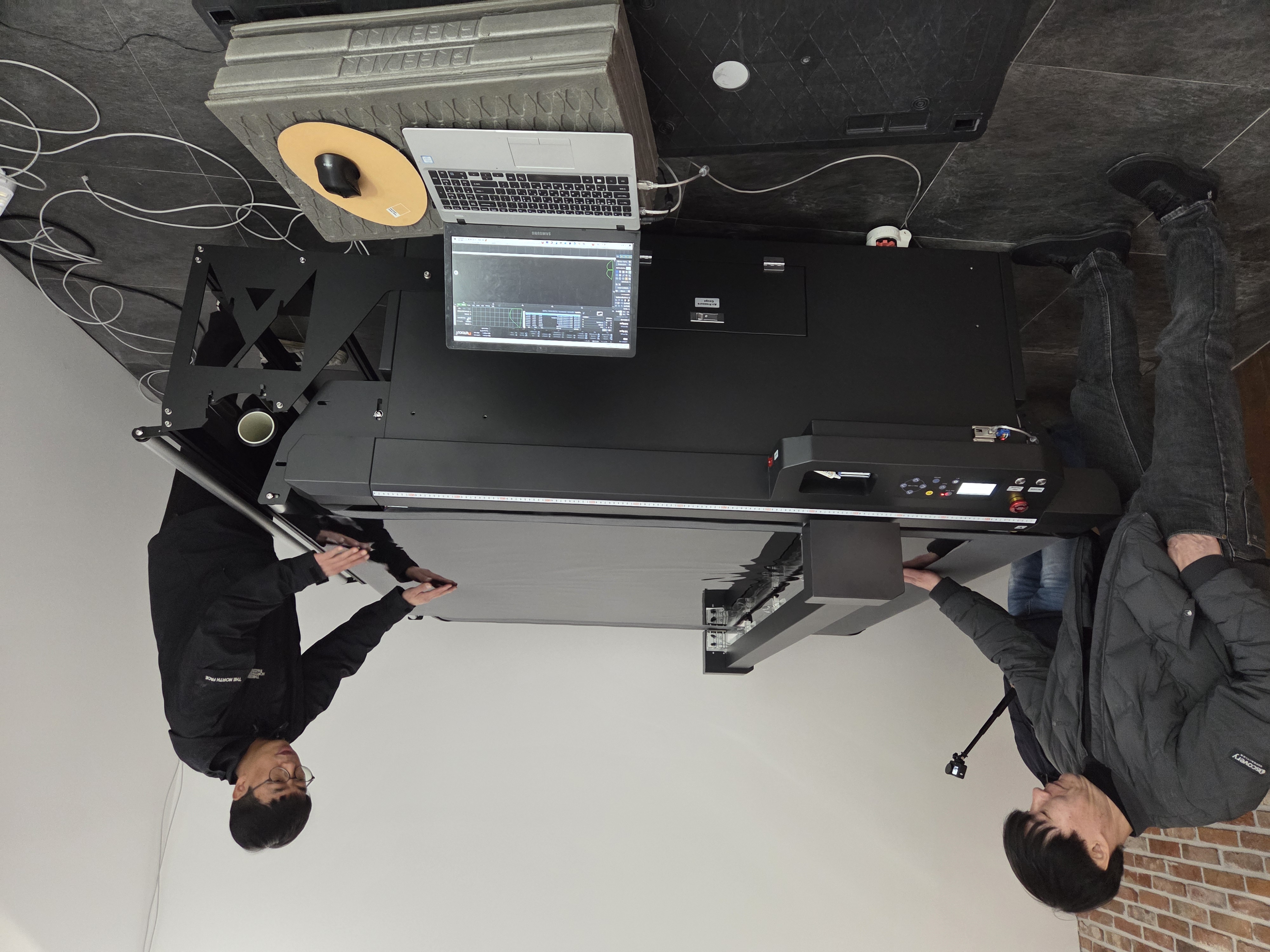 전주 틴트테일러 F1612 설치 첨부파일 : 1774412143_4.jpg